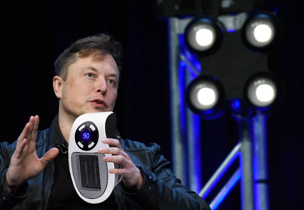 Fake Elon Musk Image with the Cosmo Heater